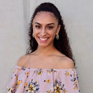 Meet your Posher, Siara